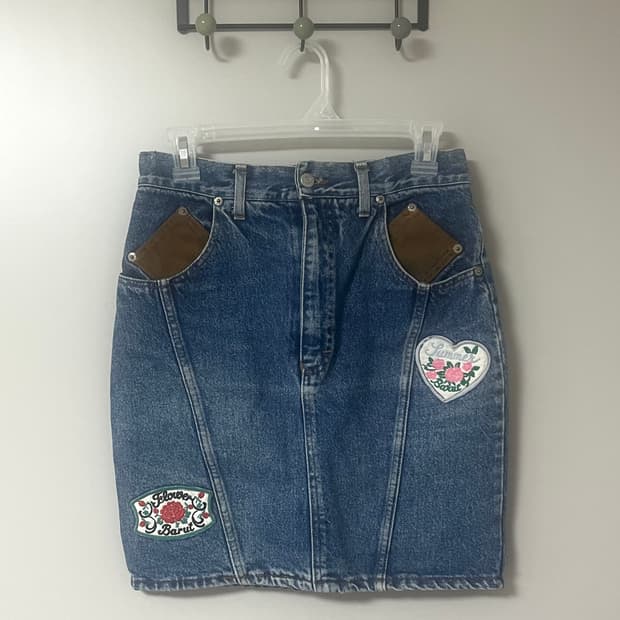 자수 패치워크 스웨이드 포켓 데님 스커트