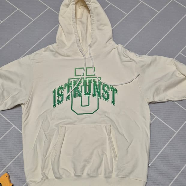 UNIVERSITY EMBLEM HODDIE_CREAM