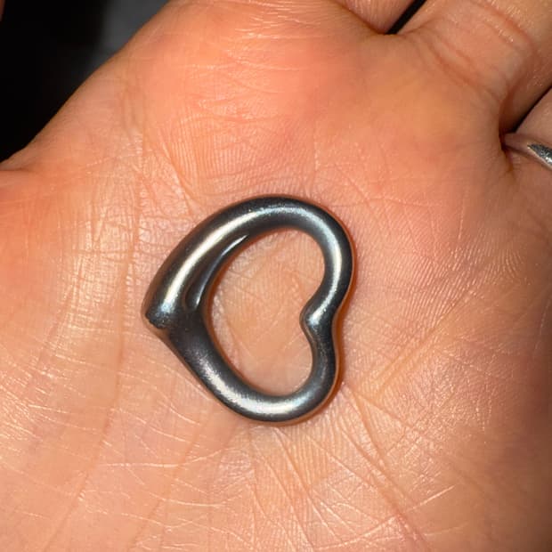 티파니앤코 오픈 하트 펜던트(줄 없음)