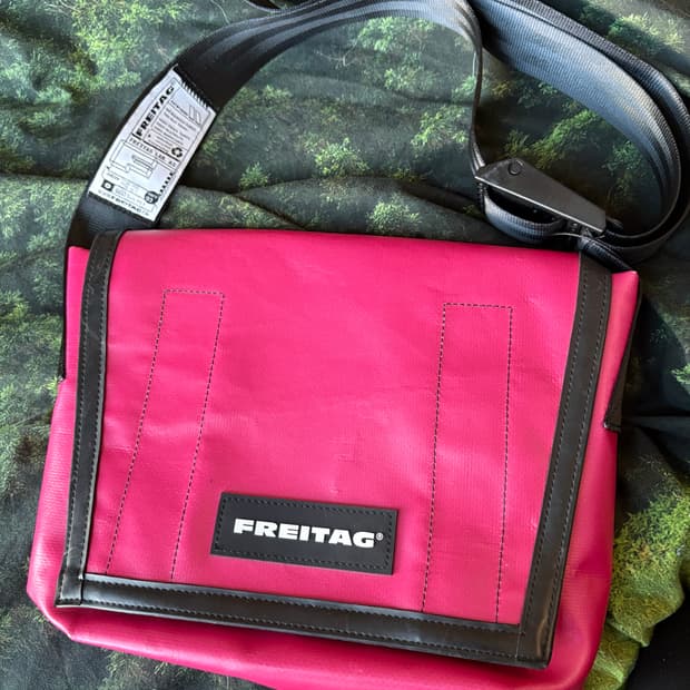 프라이탁 라씨 핑크