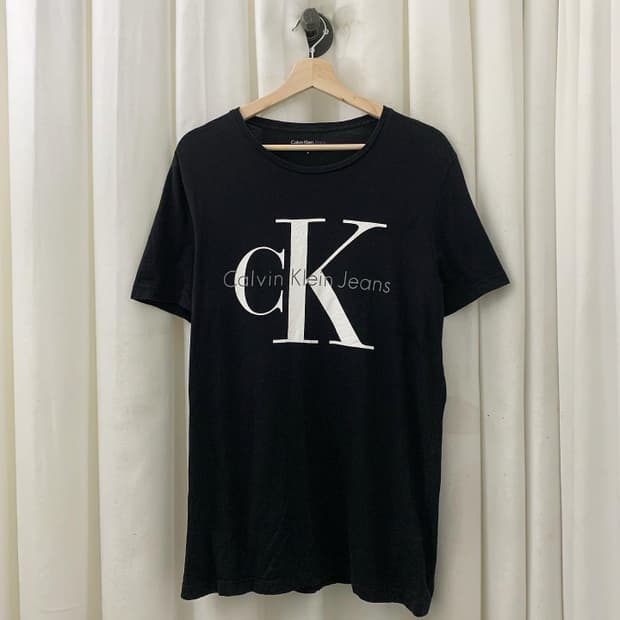 캘빈클라인 진스 블랙 빅로고 프린팅 하프 티셔츠