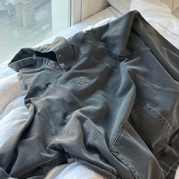 꼼파뇨 CP 피그먼트 스냅 후드티