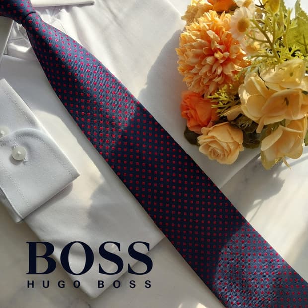 휴고 보스 실크 네이비 도트 패턴 넥타이 7.6cm A등급 K1546
