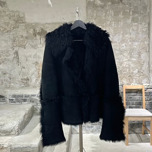 구찌 블랙 클래식 시어링 퍼 레더 무스탕