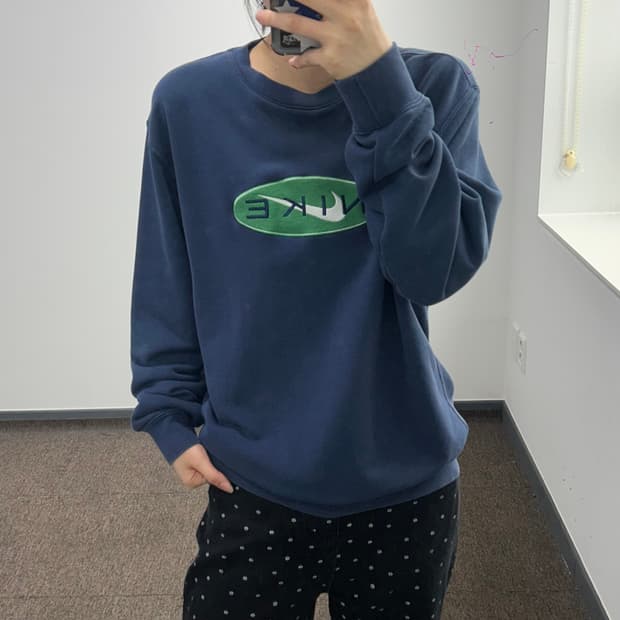 Nike 나이키 그린 로고 네이비 맨투맨 