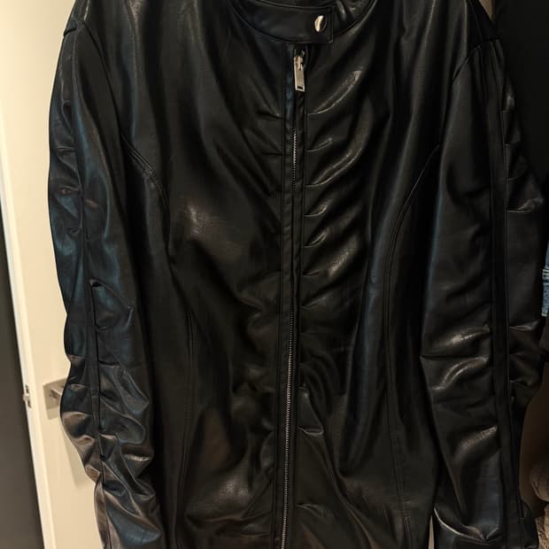 (더보이즈 주연 착용) 나체 셔링 레더 자켓 남자사이즈