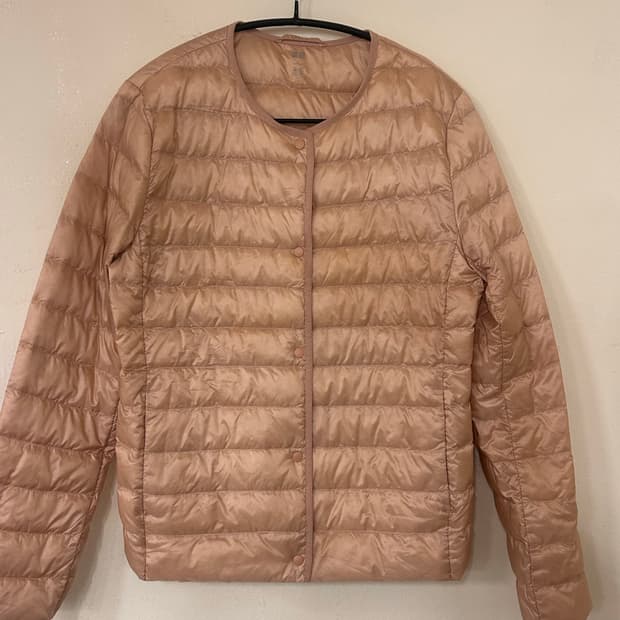 유니클로 경량 패딩 여성 L (베이비핑크 색감)