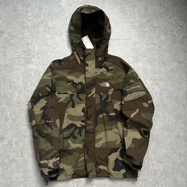 M) 노스페이스 카모플라쥬 바람막이