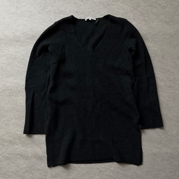 헬무트랭 브이넥 캐시미어 니트