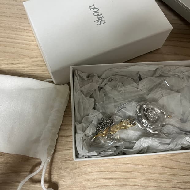 시눈 Braided Rose Necklace (Silver Gold)