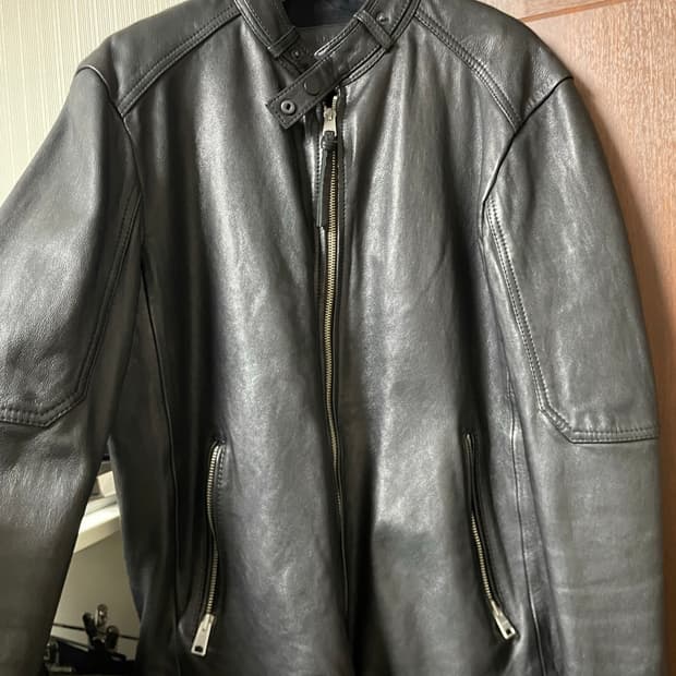 올세인츠(AllSaints)의 스테디셀러인 코라 레더 자켓(Cora Le