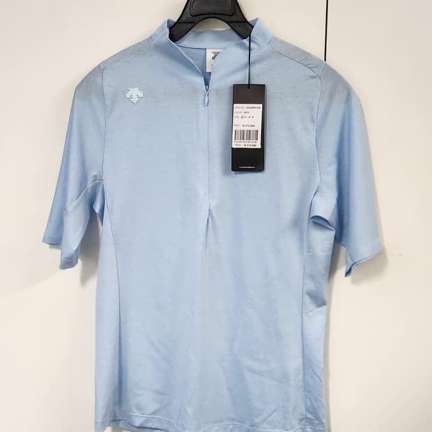 데상트 새상품 골프티셔츠 85