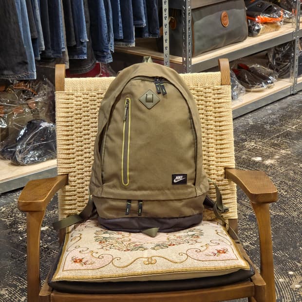 나이키 백팩 카키색 가방