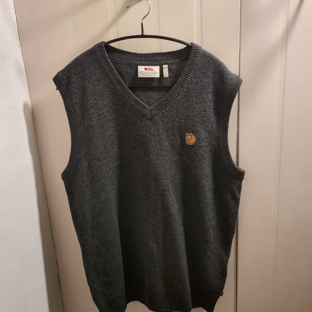 피엘라벤 그레이 니트 조끼