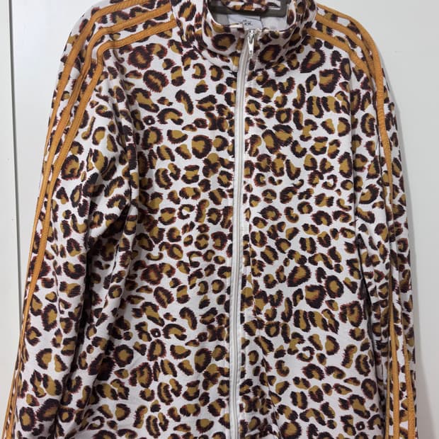 아디다스 x 제레미스캇 레오파드 트랙탑