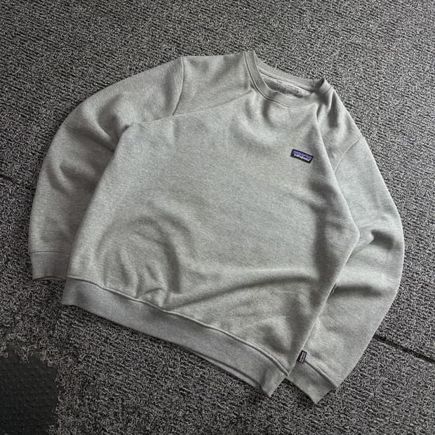 파타고니아 스몰로고 미니멀 크루넥 맨투맨 4098