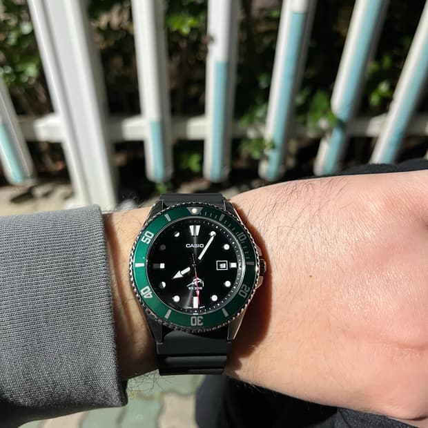 카시오 녹새치 시계 판매합니다