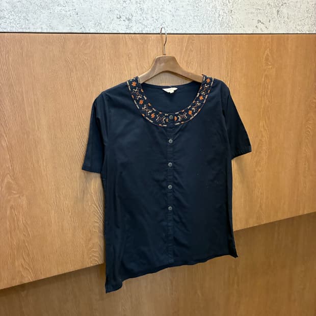 빈티지 반팔 블라우스 에스닉 자수 라운드넥 디테일 네이비 k232