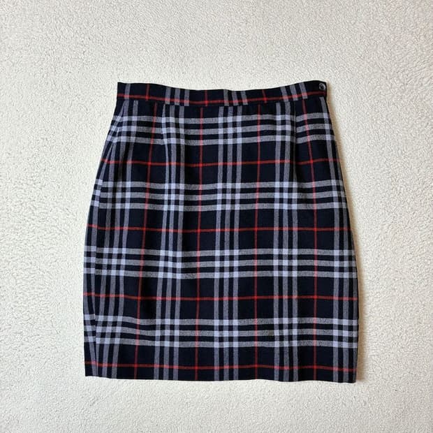 버버리 90's 노바체크 클래식 스커트 PN7682
