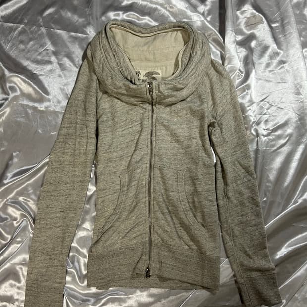 Goa gray zip-up
