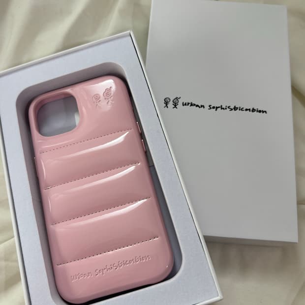 어반소피스티케이션 핑크글로스 아이폰15