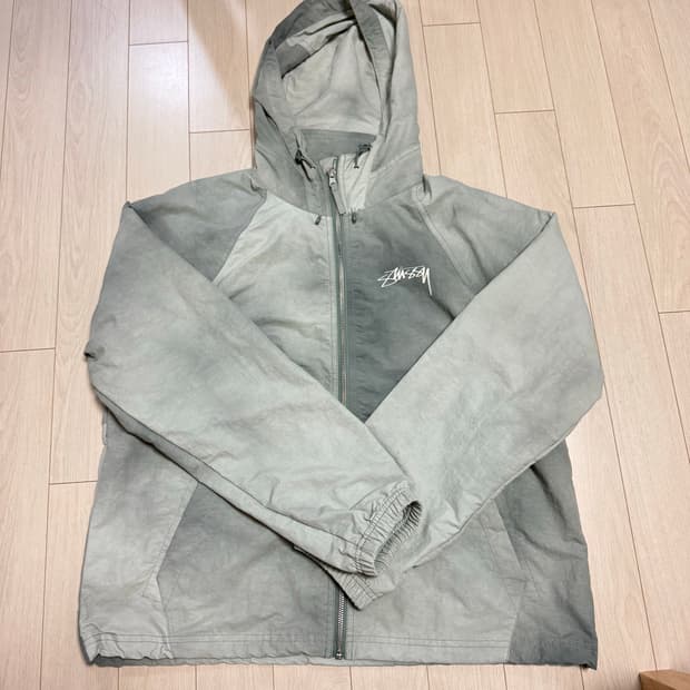 스투시 바람막이