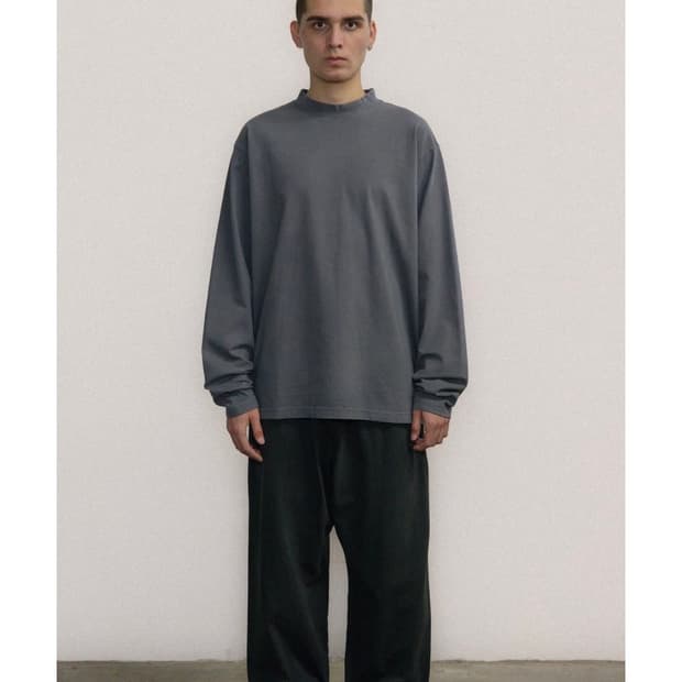 이지갭 롱슬리브 차콜