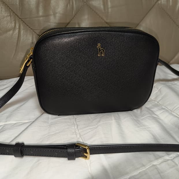 해지스 hazzys 블랙 가죽 큐빅 퍼피 카메라백 크로스백