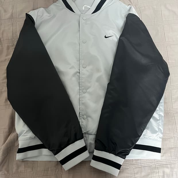 나이키 써마핏 바시티 자켓 그레이 블랙