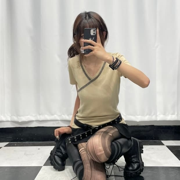 🎸VERSACE 베이지 디테일 티셔츠🎸