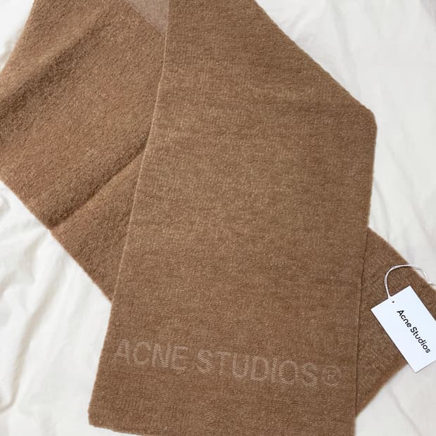 아크네 스튜디오 울 머플러