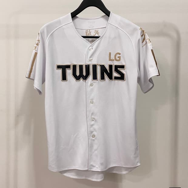 LG트윈스 플레이어 유니폼 이천웅 마킹