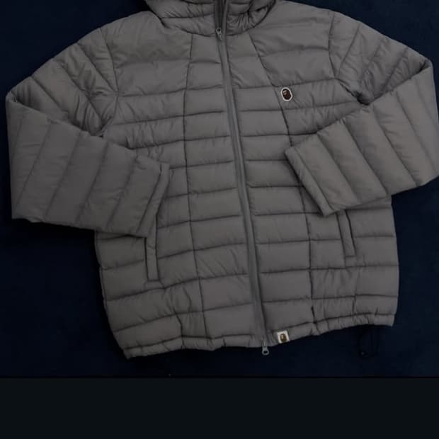 베이프 차콜 경량패딩