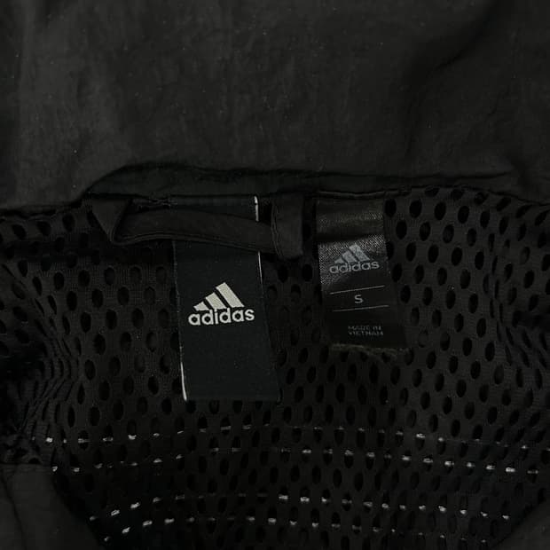 아디다스 블랙 후드 바람막이 s