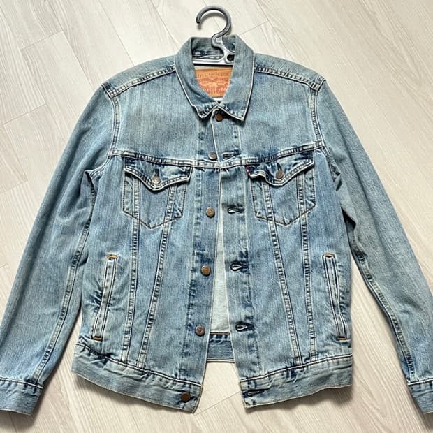 Levi's denim jacket