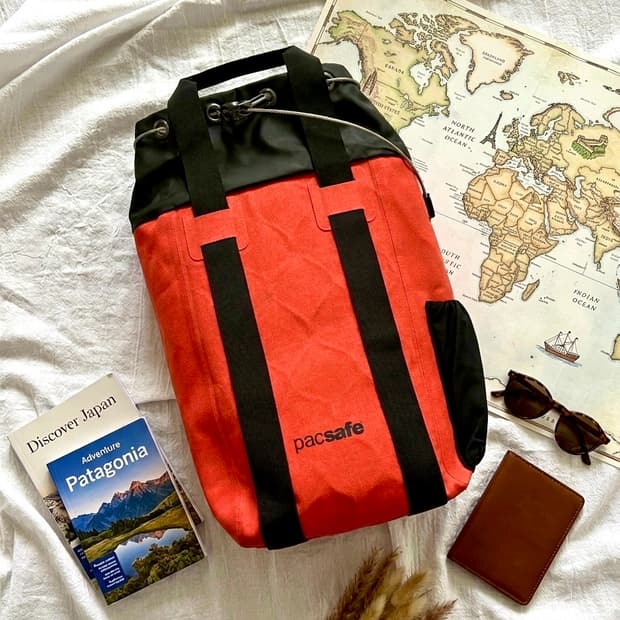 팩세이프(Pacsafe) 도난방지 백팩 15L (오렌지)