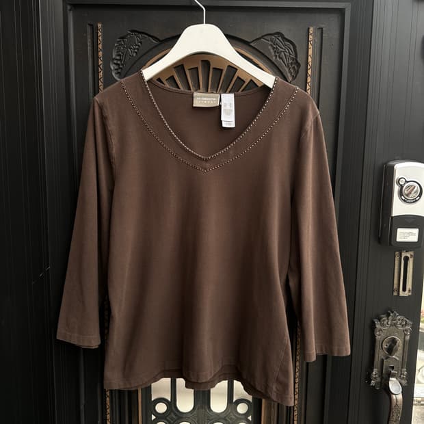 liz wear 스터드 긴팔티