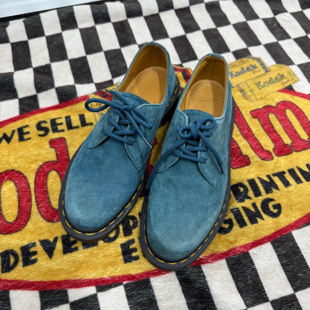 Dr. Martens 21471 Suede 3 Hole