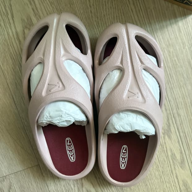 [새상품] Keen 샨티 핑크 슬리퍼 240