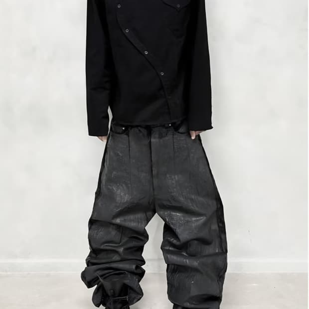 Corporate world char crest baggy denim