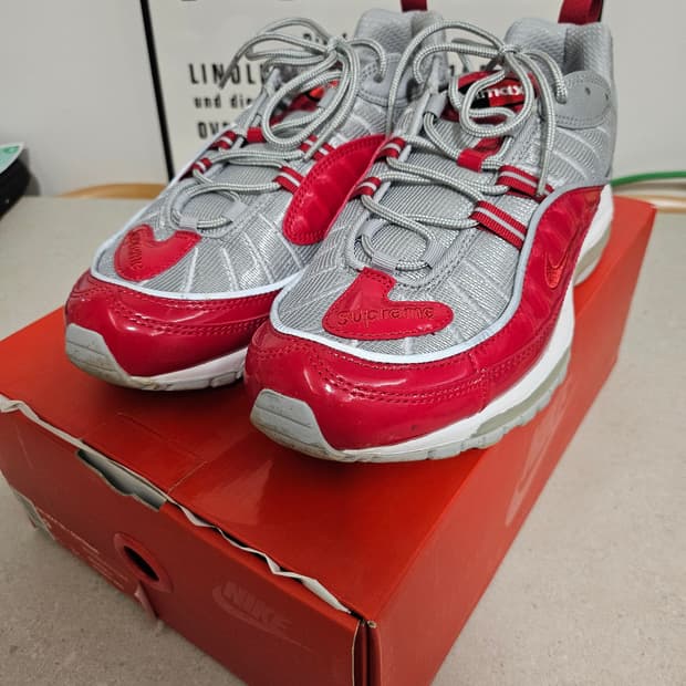 Air max98 × supreme