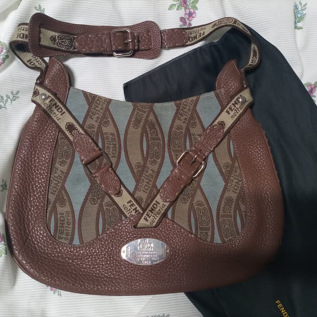 정품 펜디 셀러리아 숄더백