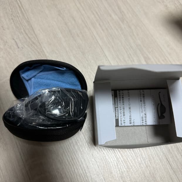 몽벨 트래킹 선글라스 블랙그레이