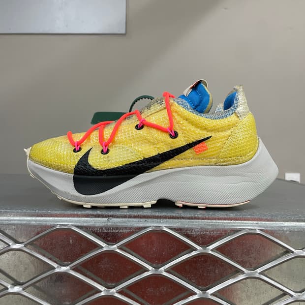 나이키 X 오프화이트 베이퍼 스트릿 옐로우 230