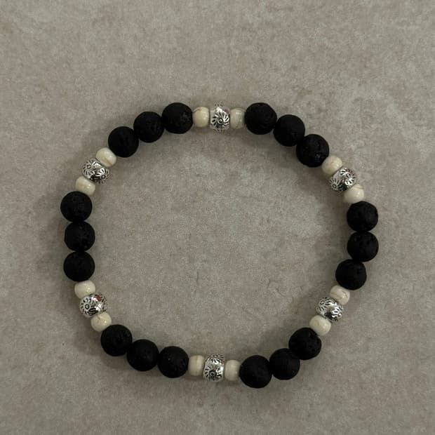 화산석 실버 포인트 팔찌