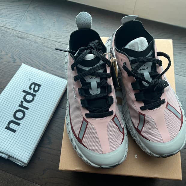 (W) Norda 001 LTD Edition Axolotl us7