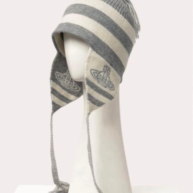 비비안웨스트우드 이어플랩