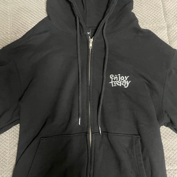 꼼파뇨 후드집업