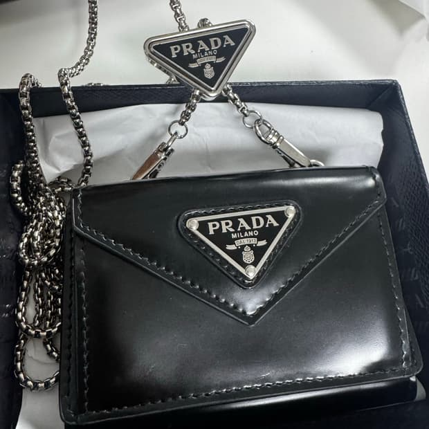 프라다 스트랩 카드홀더