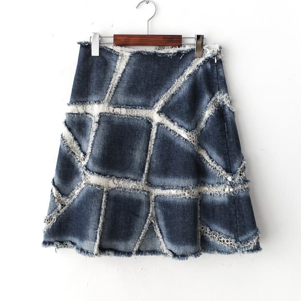 damage patch denim skirt
